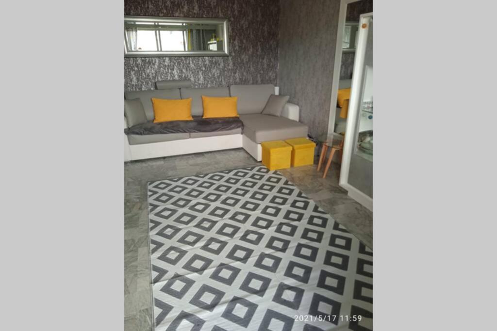 Chaleureux Appart 2 Pieces Entierement Renove. Apartment Saint-Laurent-du-Var Exterior photo